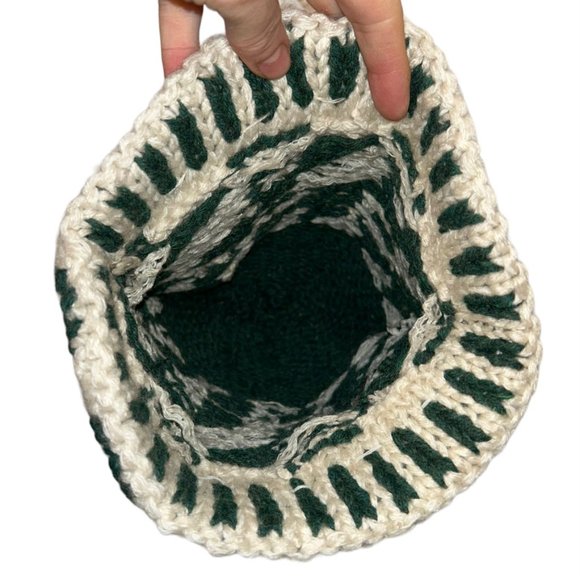 HAND KNIT Forest green Cream wool Pakistan Fair Isle thick knit hat HOLI… - Picture 3 of 7